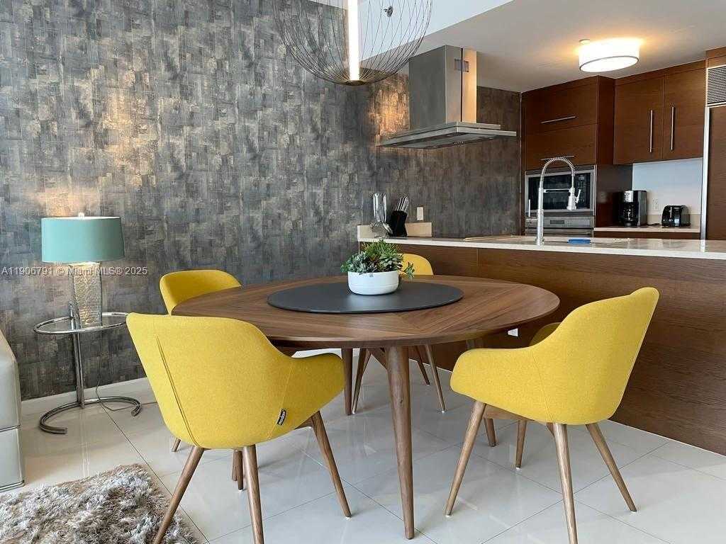 Small Image of 485 BRICKELL AVE #3607, Miami Number 2