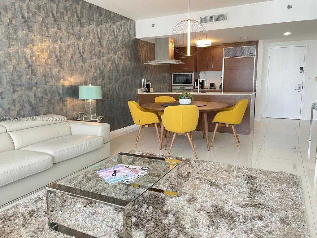 Small Image of 485 BRICKELL AVE #3607, Miami Number 5