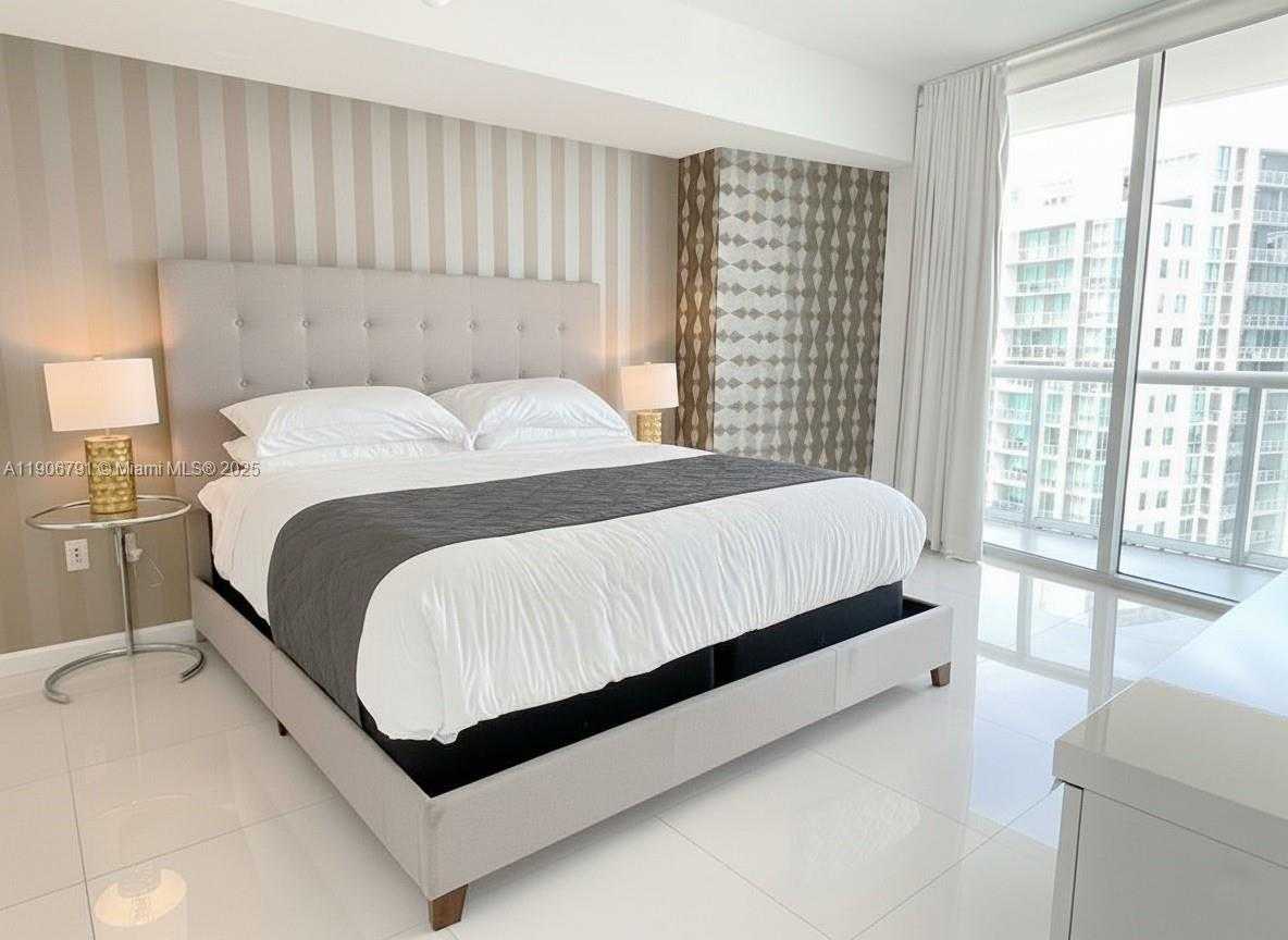 Small Image of 485 BRICKELL AVE #3607, Miami Number 6
