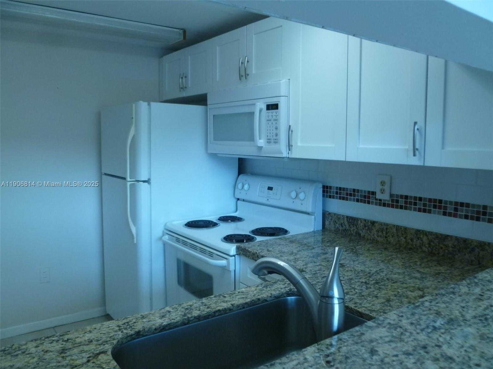 Small Image of 11800 SOUTH WEST 18TH ST #422-4, Miami Number 16