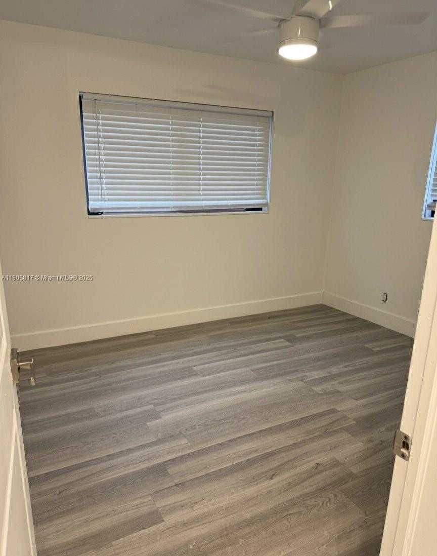 Small Image of 117 NORTH EAST 2ND TER, Hallandale Beach Number 10