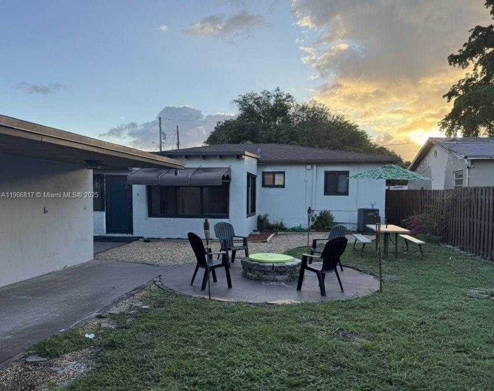 Small Image of 117 NORTH EAST 2ND TER, Hallandale Beach Number 19