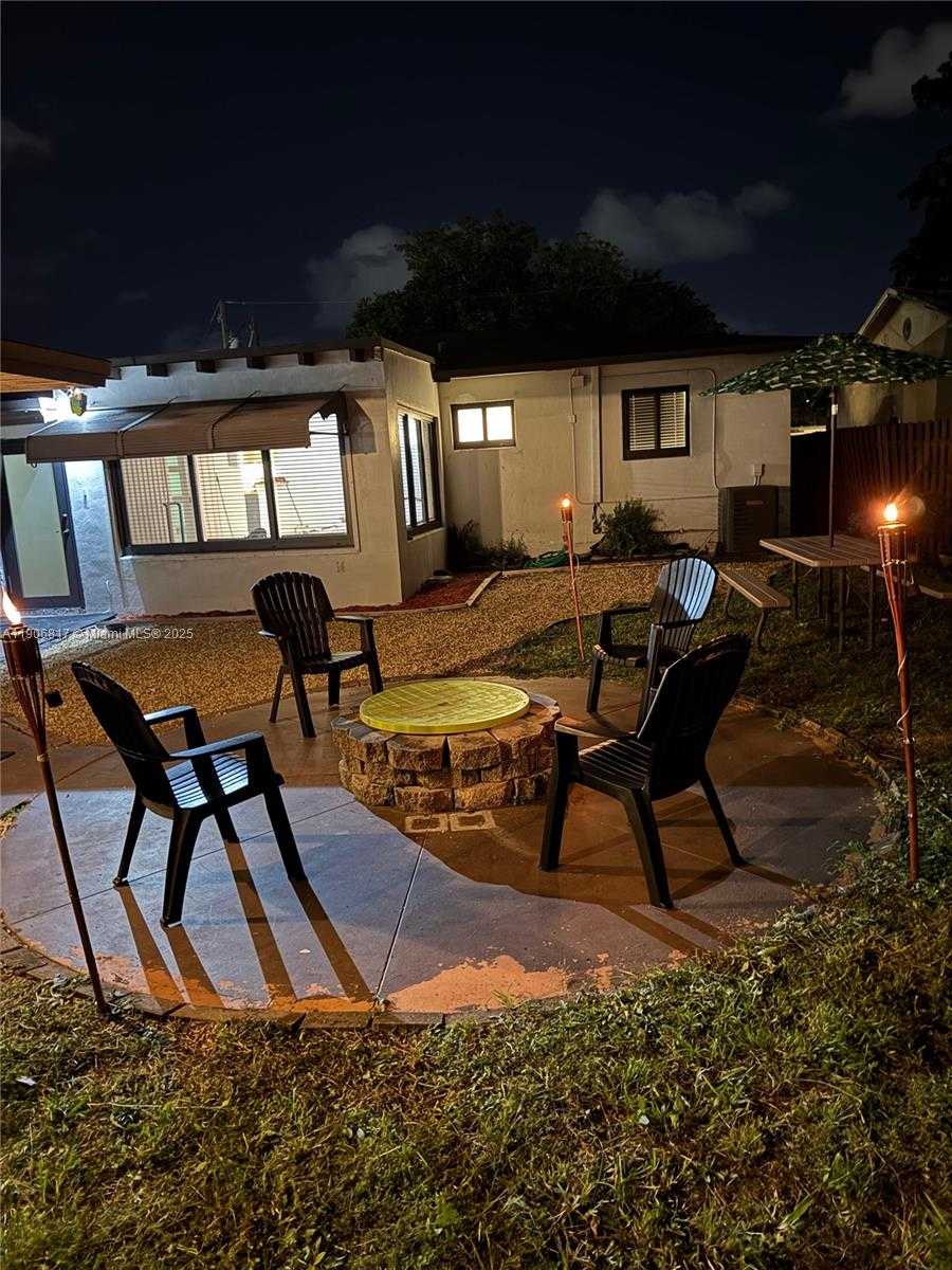 Small Image of 117 NORTH EAST 2ND TER, Hallandale Beach Number 20