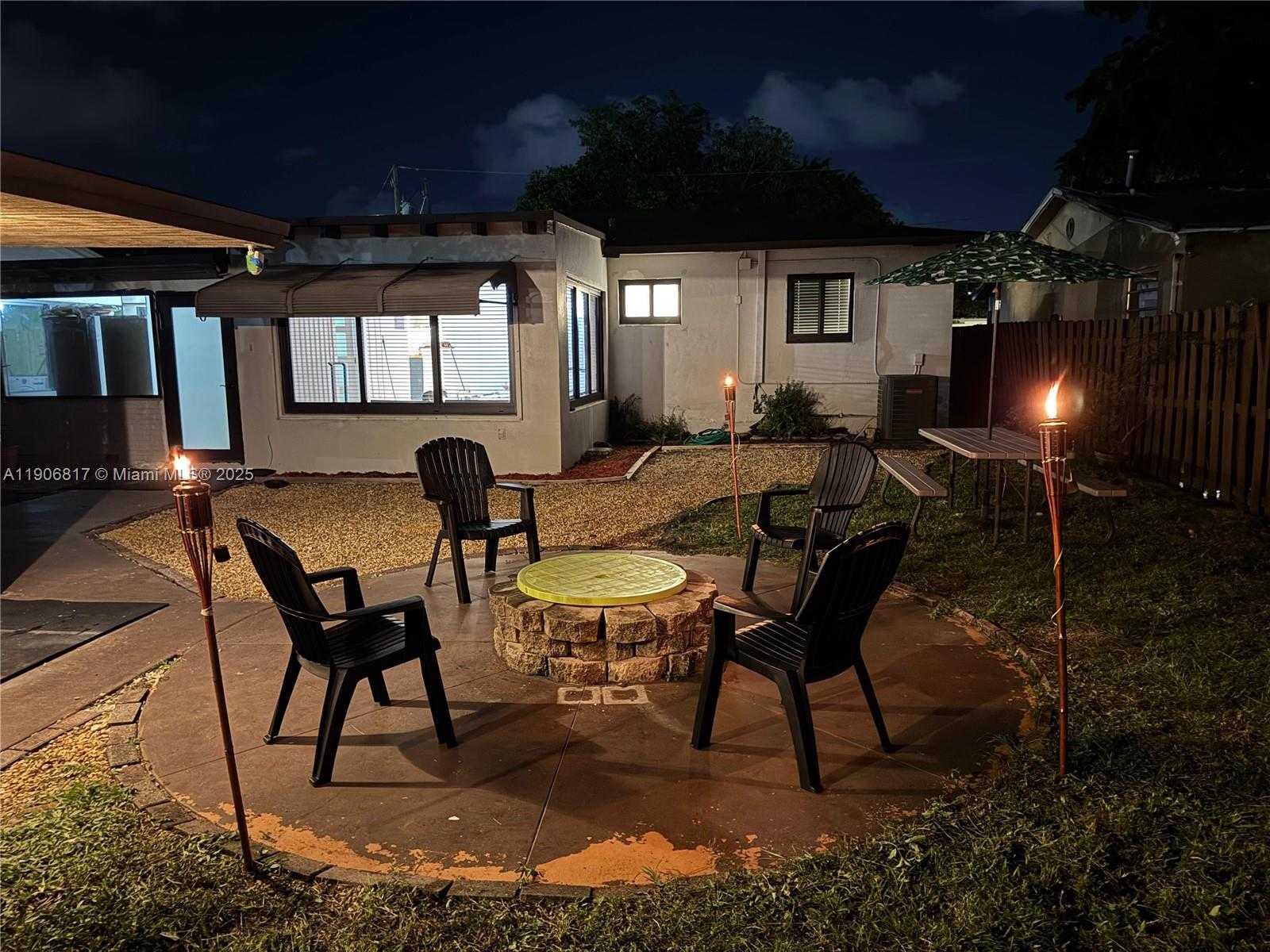 Small Image of 117 NORTH EAST 2ND TER, Hallandale Beach Number 22