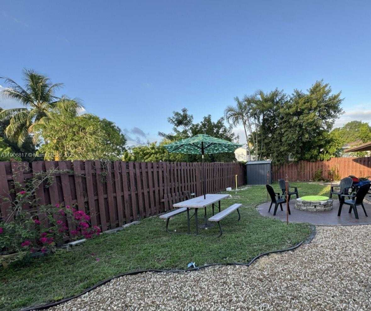 Small Image of 117 NORTH EAST 2ND TER, Hallandale Beach Number 24