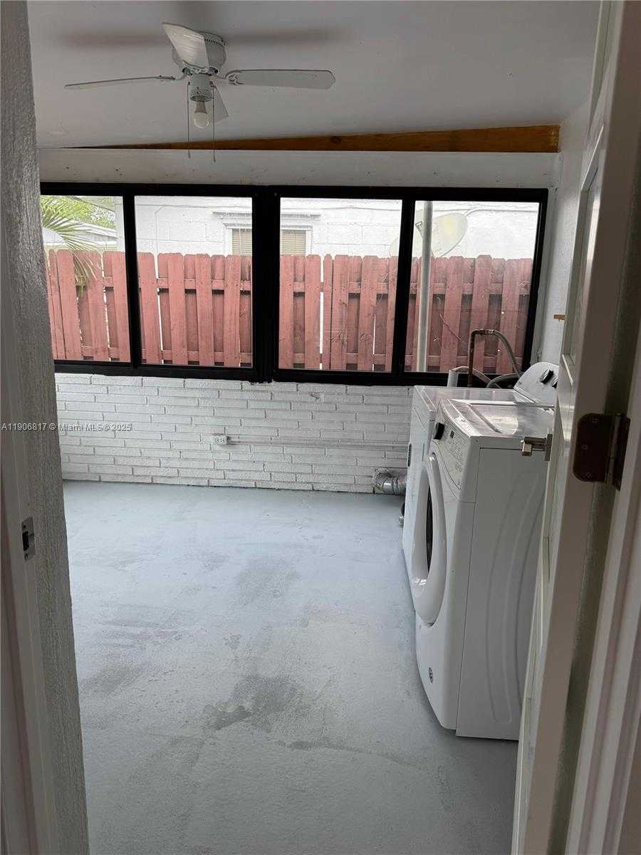 Small Image of 117 NORTH EAST 2ND TER, Hallandale Beach Number 26