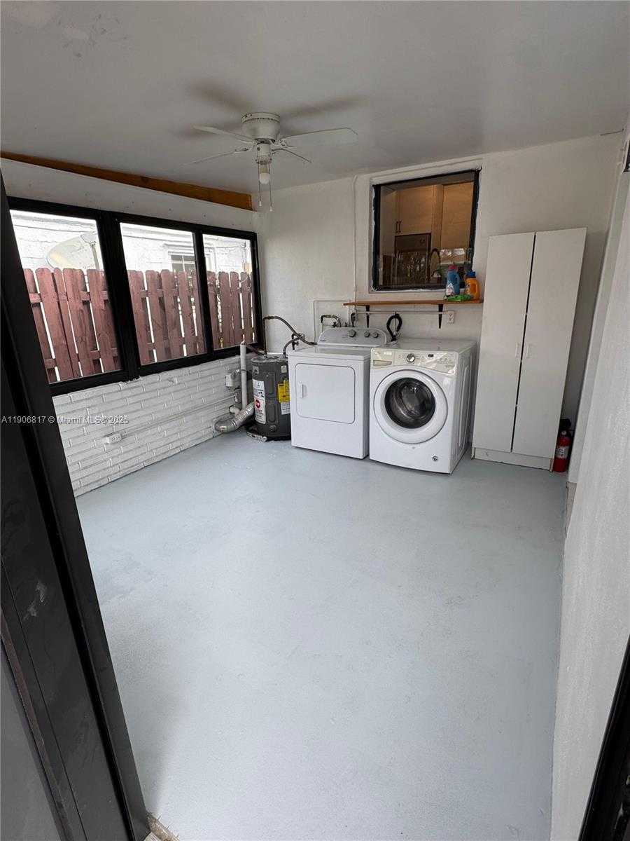 Small Image of 117 NORTH EAST 2ND TER, Hallandale Beach Number 27