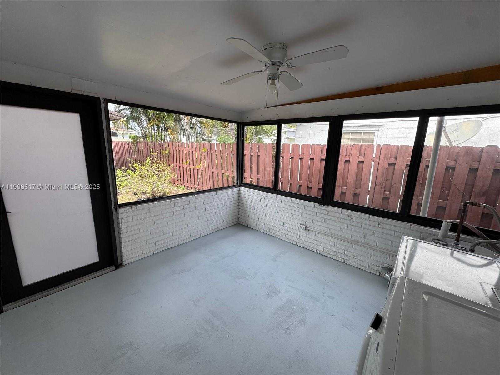 Small Image of 117 NORTH EAST 2ND TER, Hallandale Beach Number 29