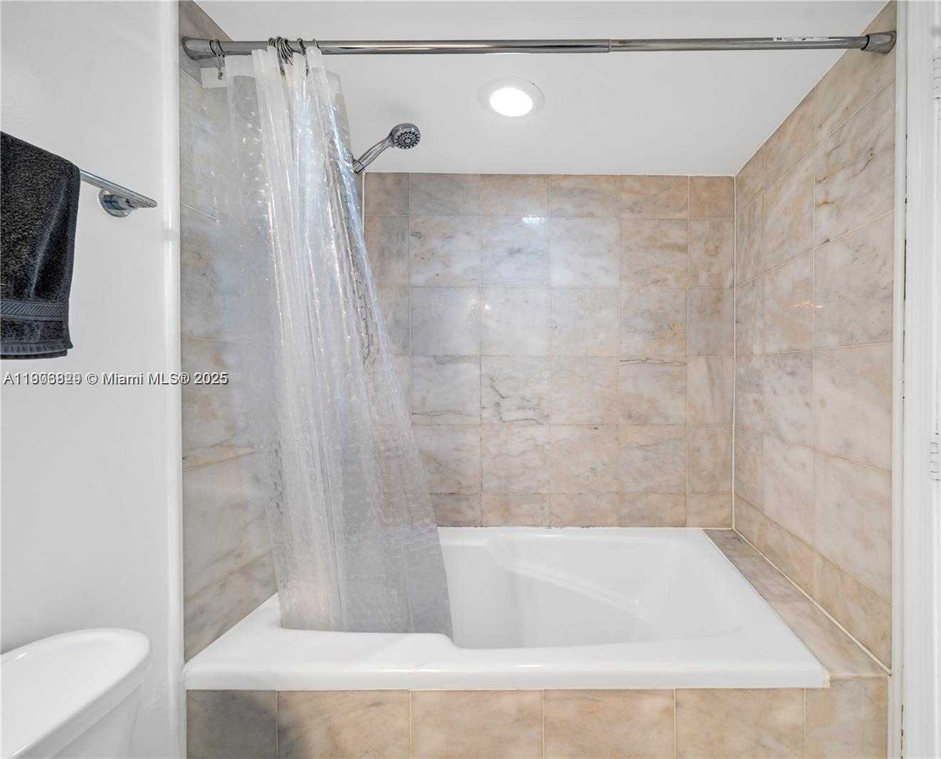 Small Image of 6362 COLLINS AVE #506, Miami Beach Number 12