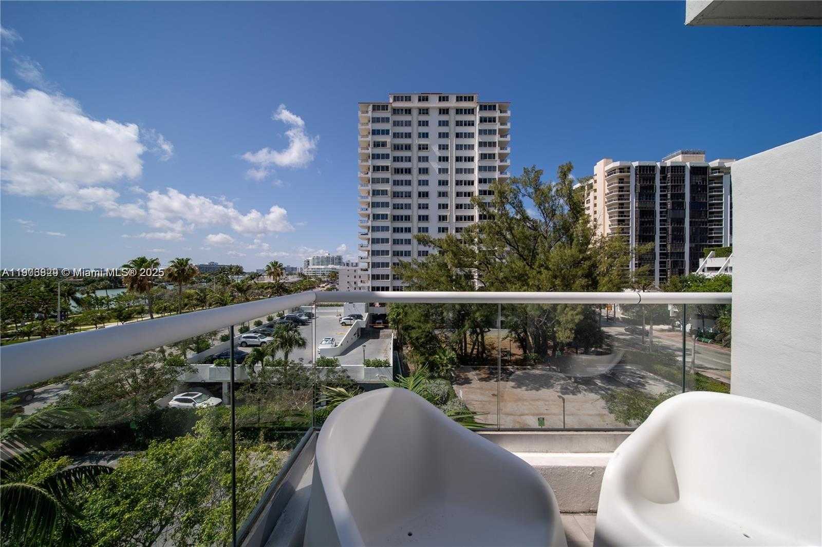 Small Image of 6362 COLLINS AVE #506, Miami Beach Number 16