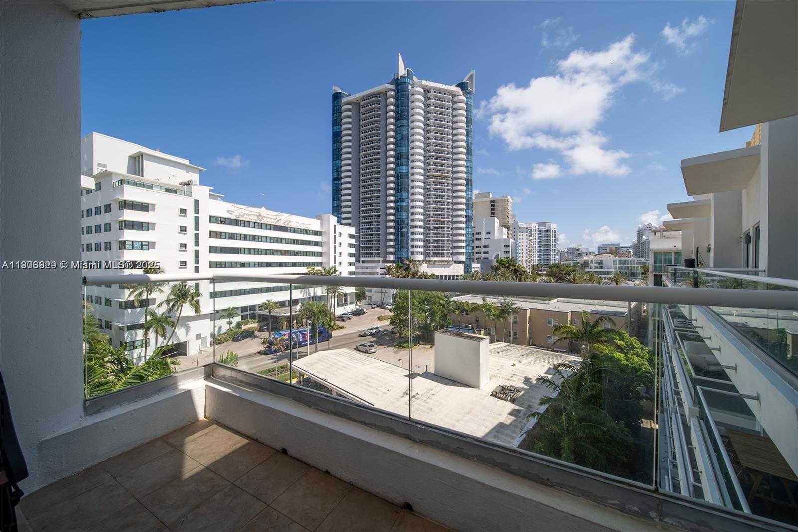 Small Image of 6362 COLLINS AVE #506, Miami Beach Number 17