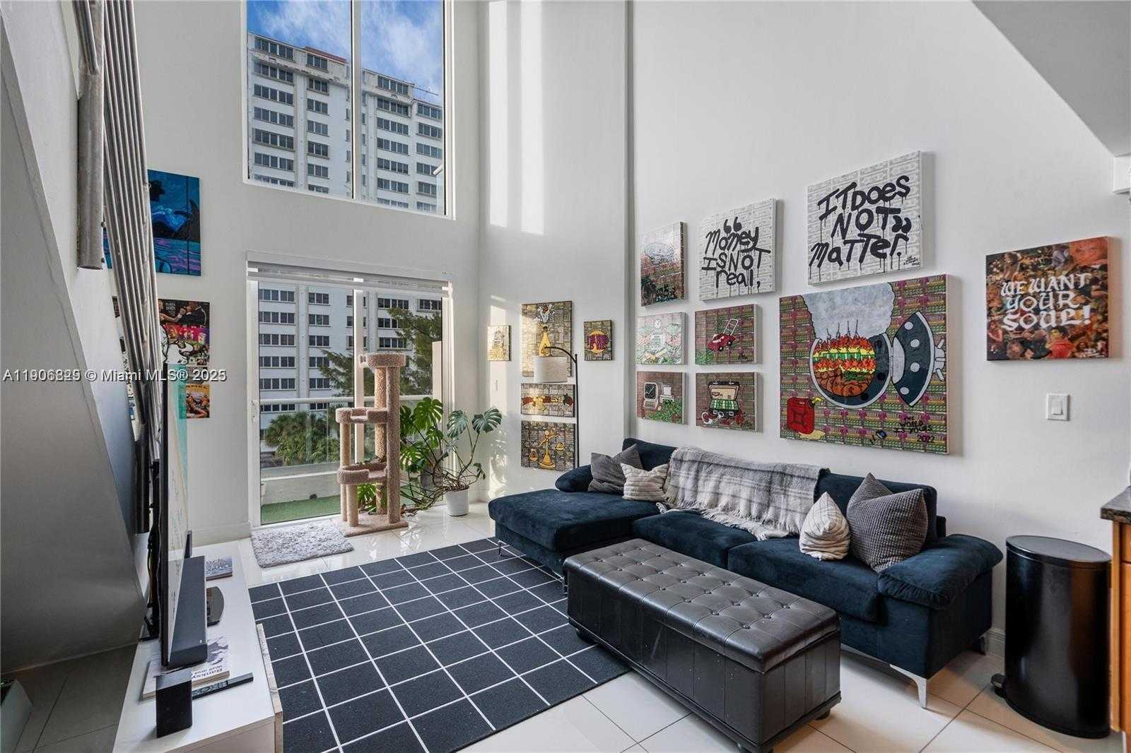 Small Image of 6362 COLLINS AVE #506, Miami Beach Number 2