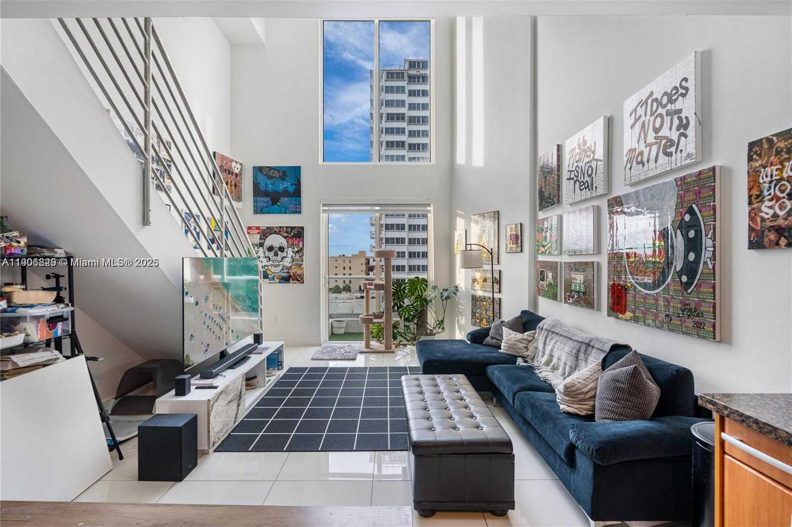 Small Image of 6362 COLLINS AVE #506, Miami Beach Number 3