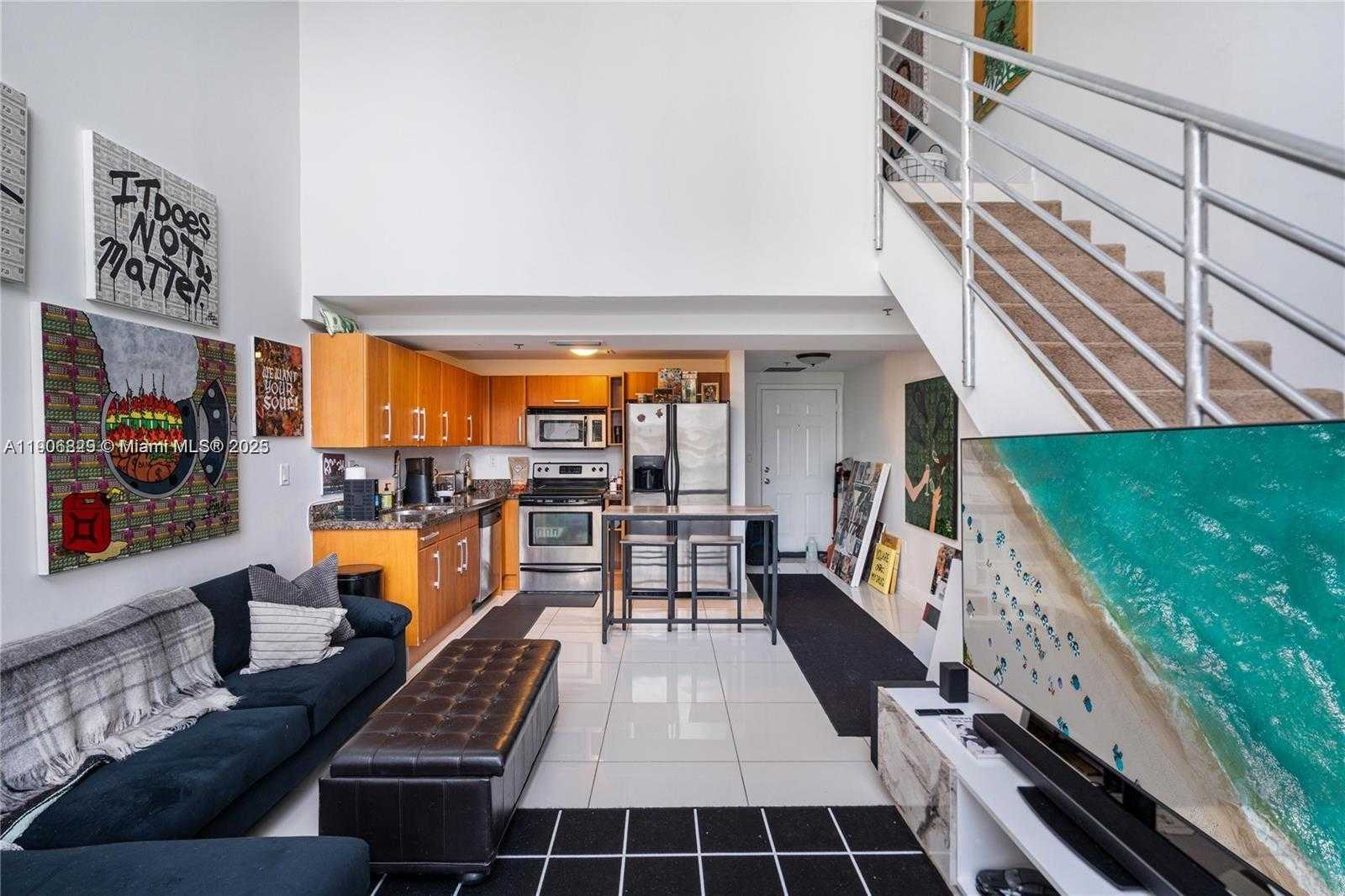 Small Image of 6362 COLLINS AVE #506, Miami Beach Number 4