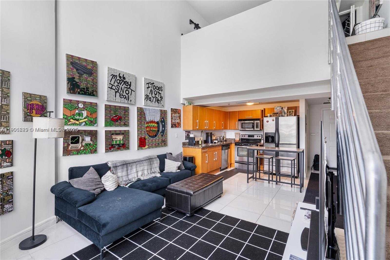 Small Image of 6362 COLLINS AVE #506, Miami Beach Number 5