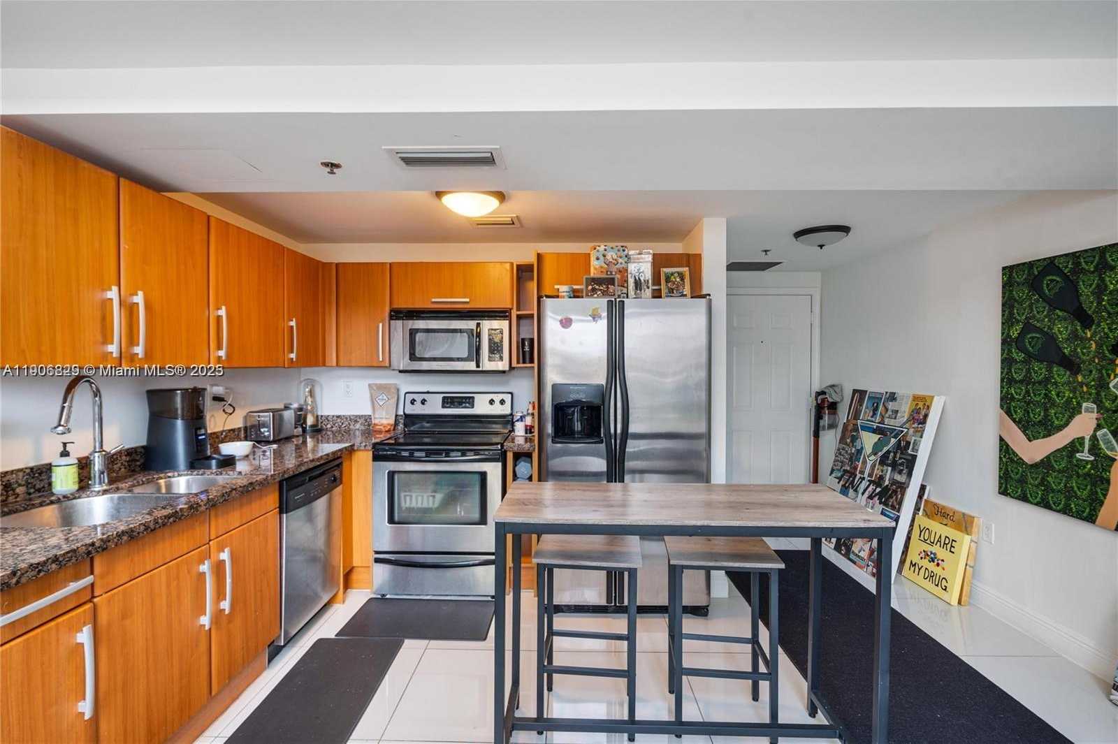 Small Image of 6362 COLLINS AVE #506, Miami Beach Number 8