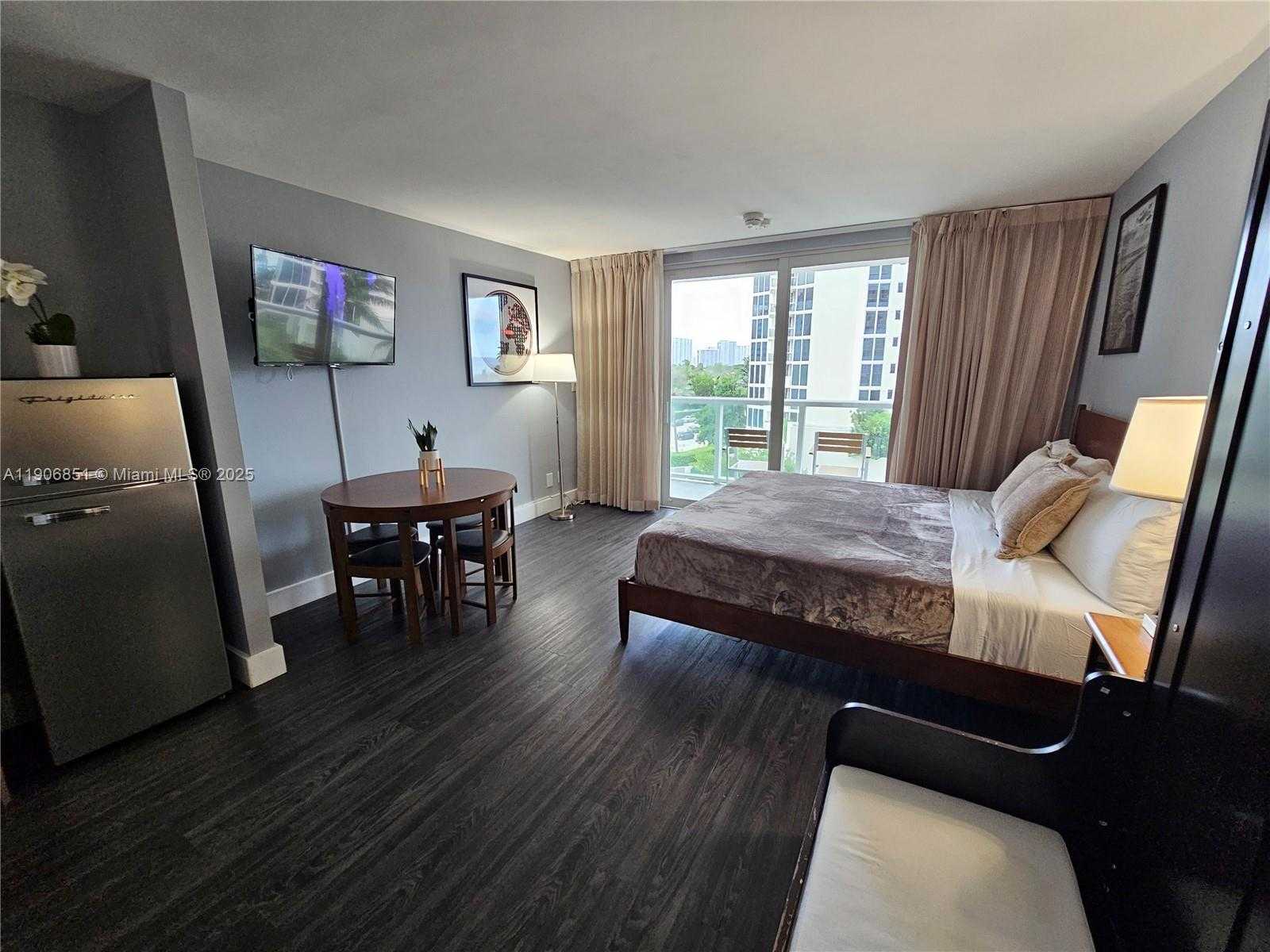 Small Image of 19201 COLLINS AVE #324, Sunny Isles Beach Number 10