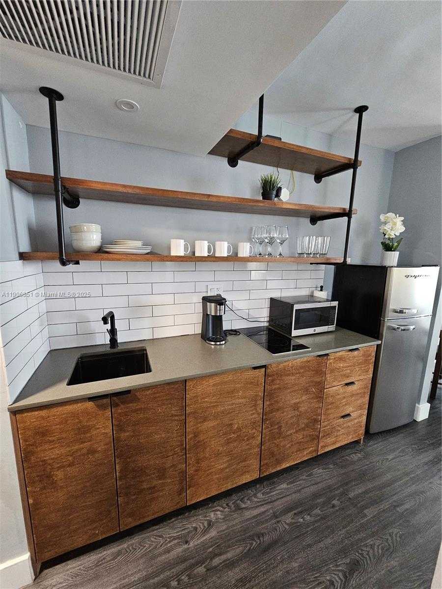 Small Image of 19201 COLLINS AVE #324, Sunny Isles Beach Number 6