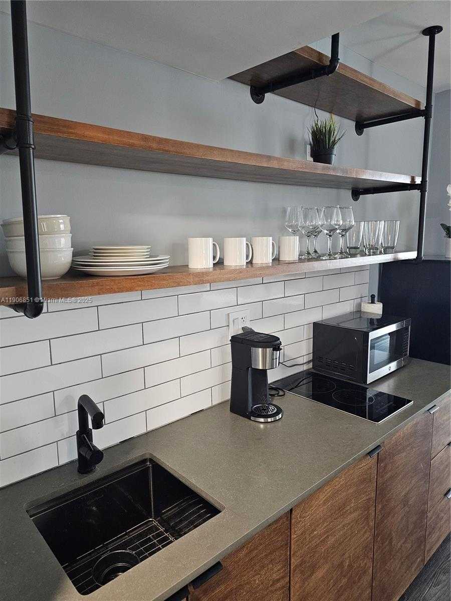 Small Image of 19201 COLLINS AVE #324, Sunny Isles Beach Number 7