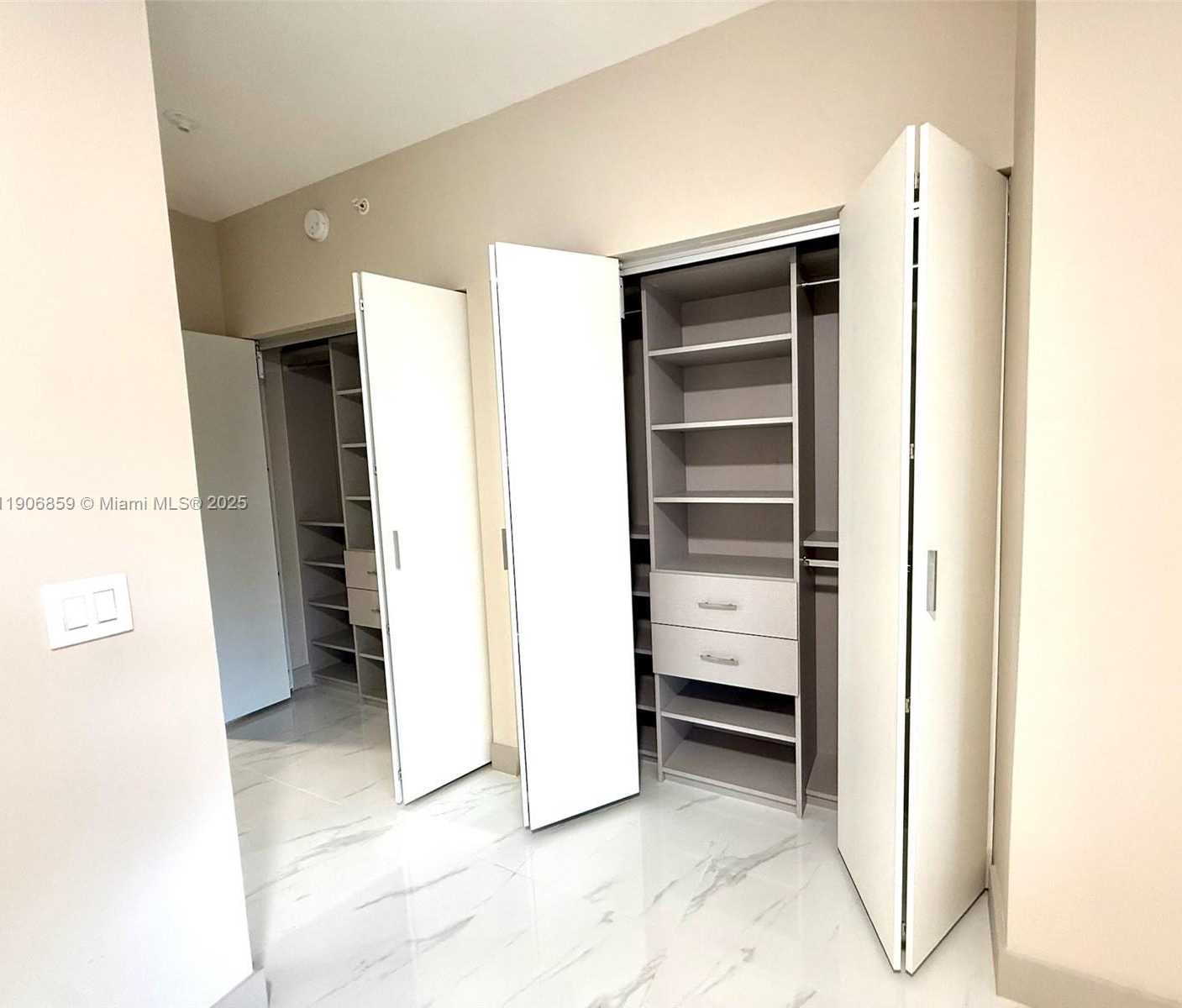 Small Image of 700 NE 24 ST #406, Miami Number 16