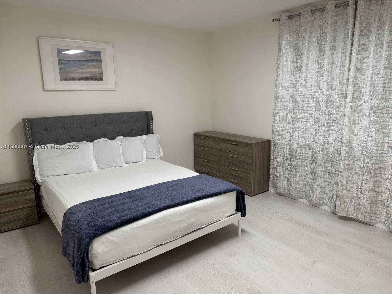 Small Image of 245 189TH TER, Sunny Isles Beach Number 11