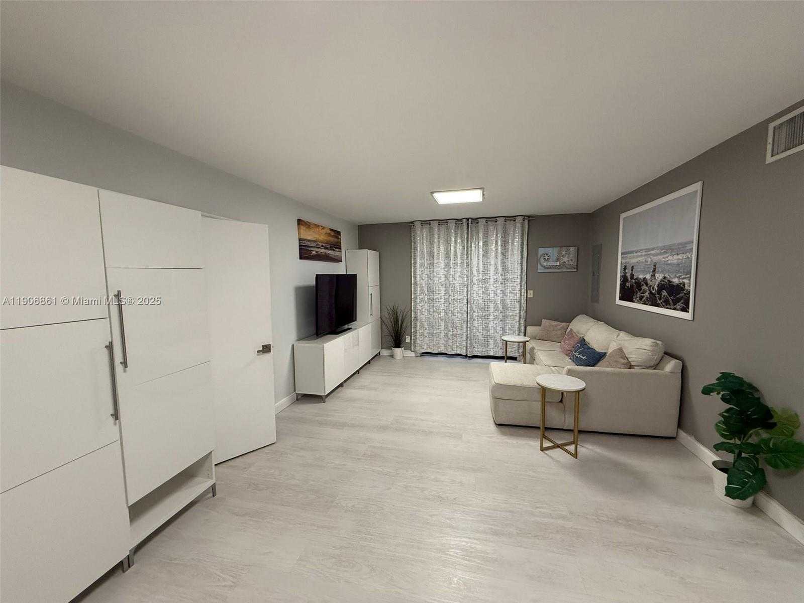 Small Image of 245 189TH TER, Sunny Isles Beach Number 18