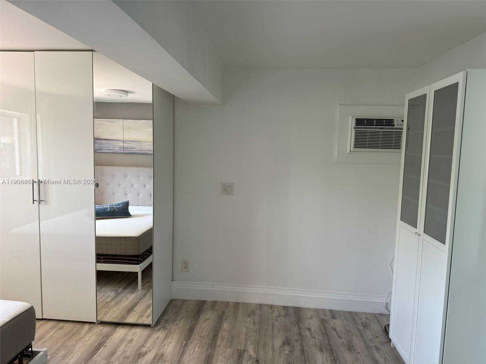 Small Image of 245 189TH TER, Sunny Isles Beach Number 21