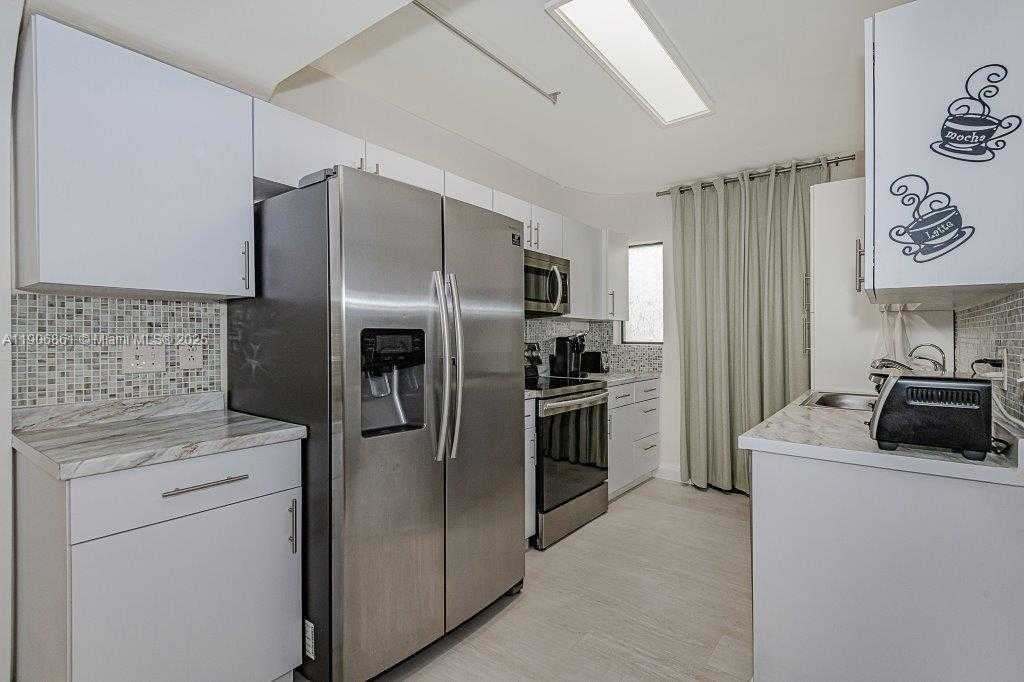 Small Image of 245 189TH TER, Sunny Isles Beach Number 23