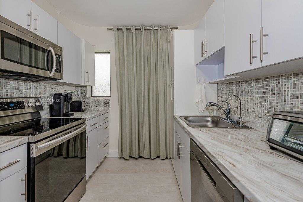 Small Image of 245 189TH TER, Sunny Isles Beach Number 24