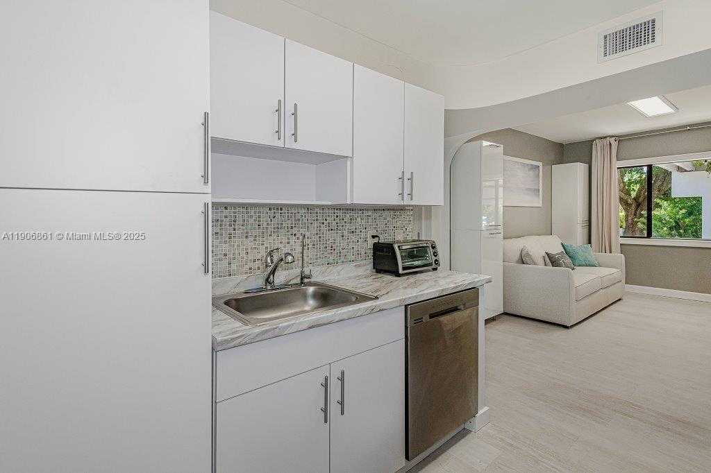 Small Image of 245 189TH TER, Sunny Isles Beach Number 25