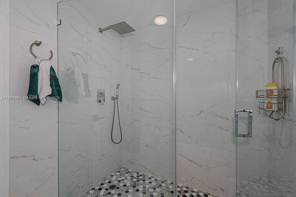 Small Image of 245 189TH TER, Sunny Isles Beach Number 27