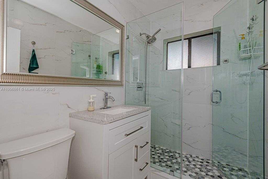 Small Image of 245 189TH TER, Sunny Isles Beach Number 28