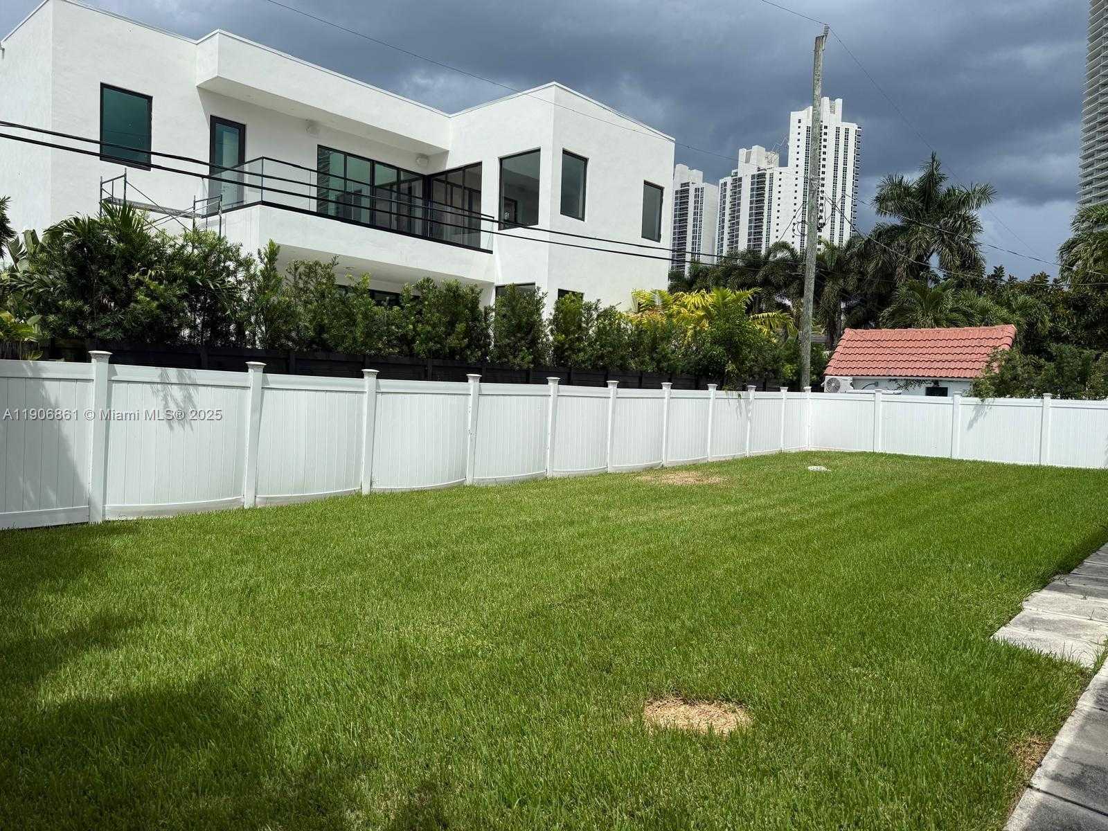 Small Image of 245 189TH TER, Sunny Isles Beach Number 36