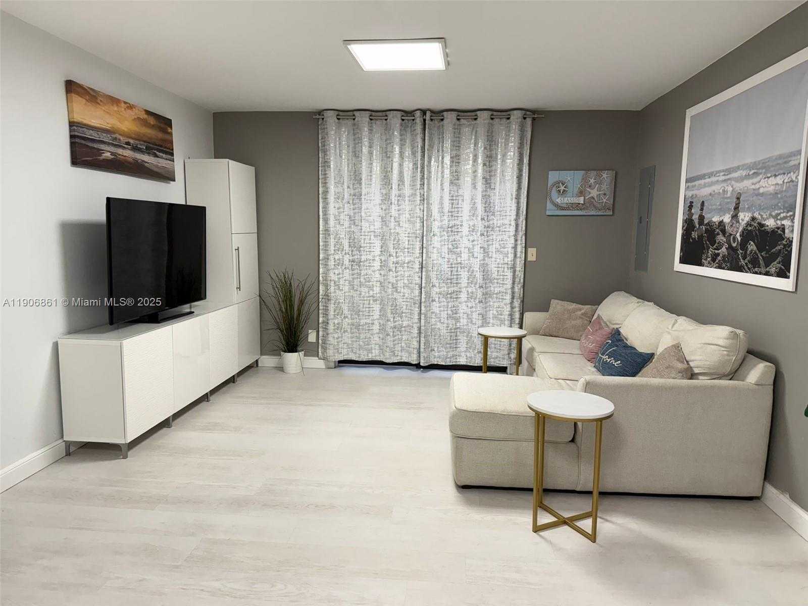 Small Image of 245 189TH TER, Sunny Isles Beach Number 6