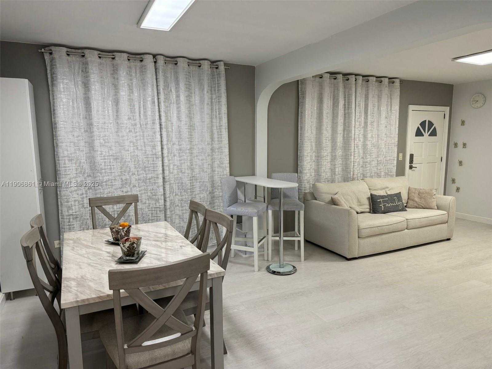 Small Image of 245 189TH TER, Sunny Isles Beach Number 7