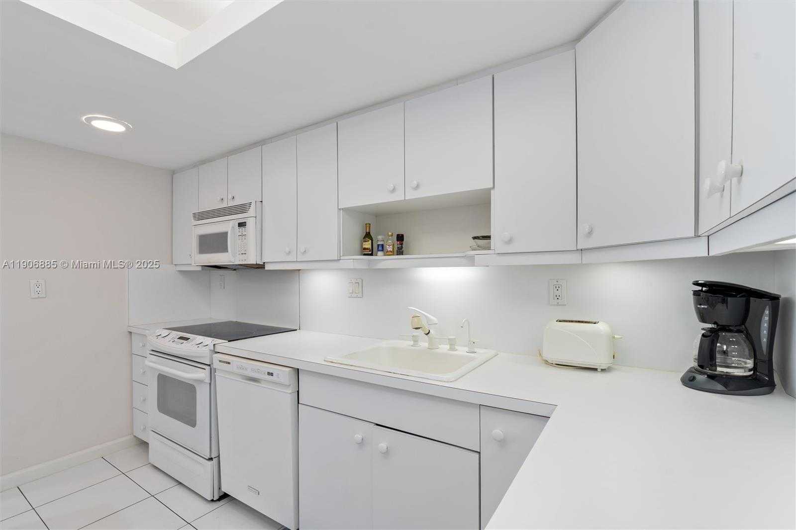 Small Image of 2100 SOUTH OCEAN LN #1710, Fort Lauderdale Number 9