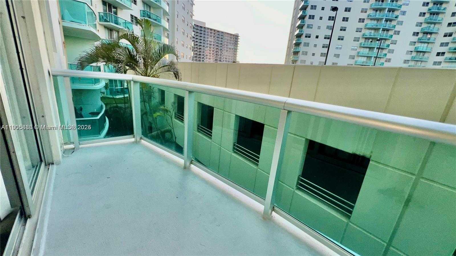 Small Image of 3901 SOUTH OCEAN DR #3C, Hollywood Number 3