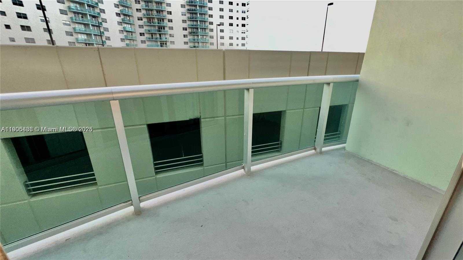 Small Image of 3901 SOUTH OCEAN DR #3C, Hollywood Number 4