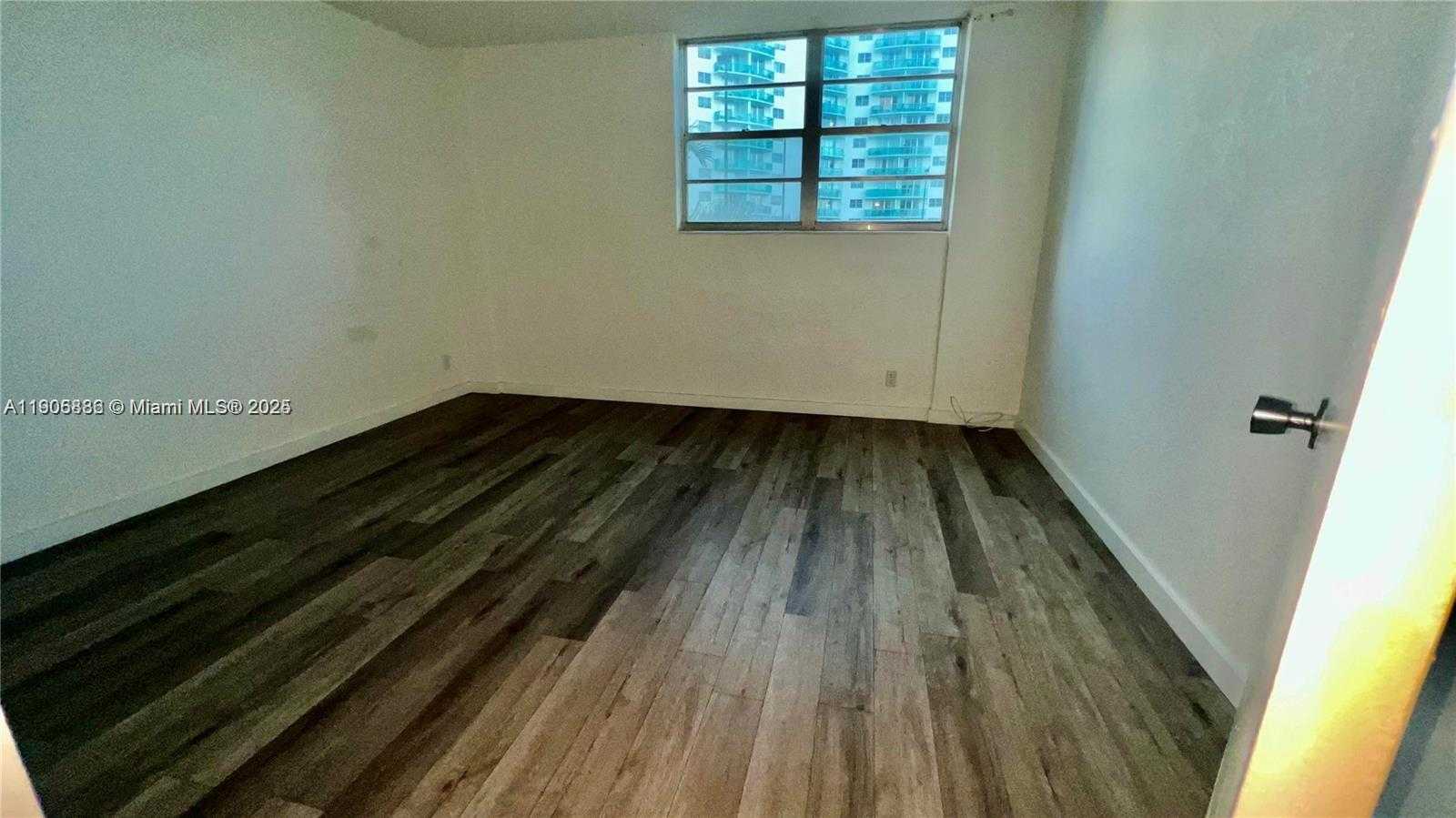 Small Image of 3901 SOUTH OCEAN DR #3C, Hollywood Number 5