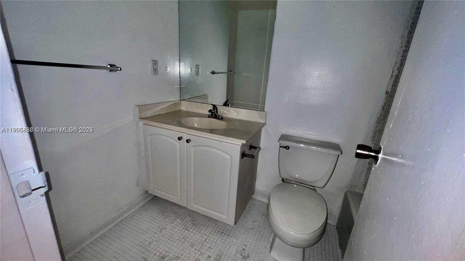 Small Image of 3901 SOUTH OCEAN DR #3C, Hollywood Number 6