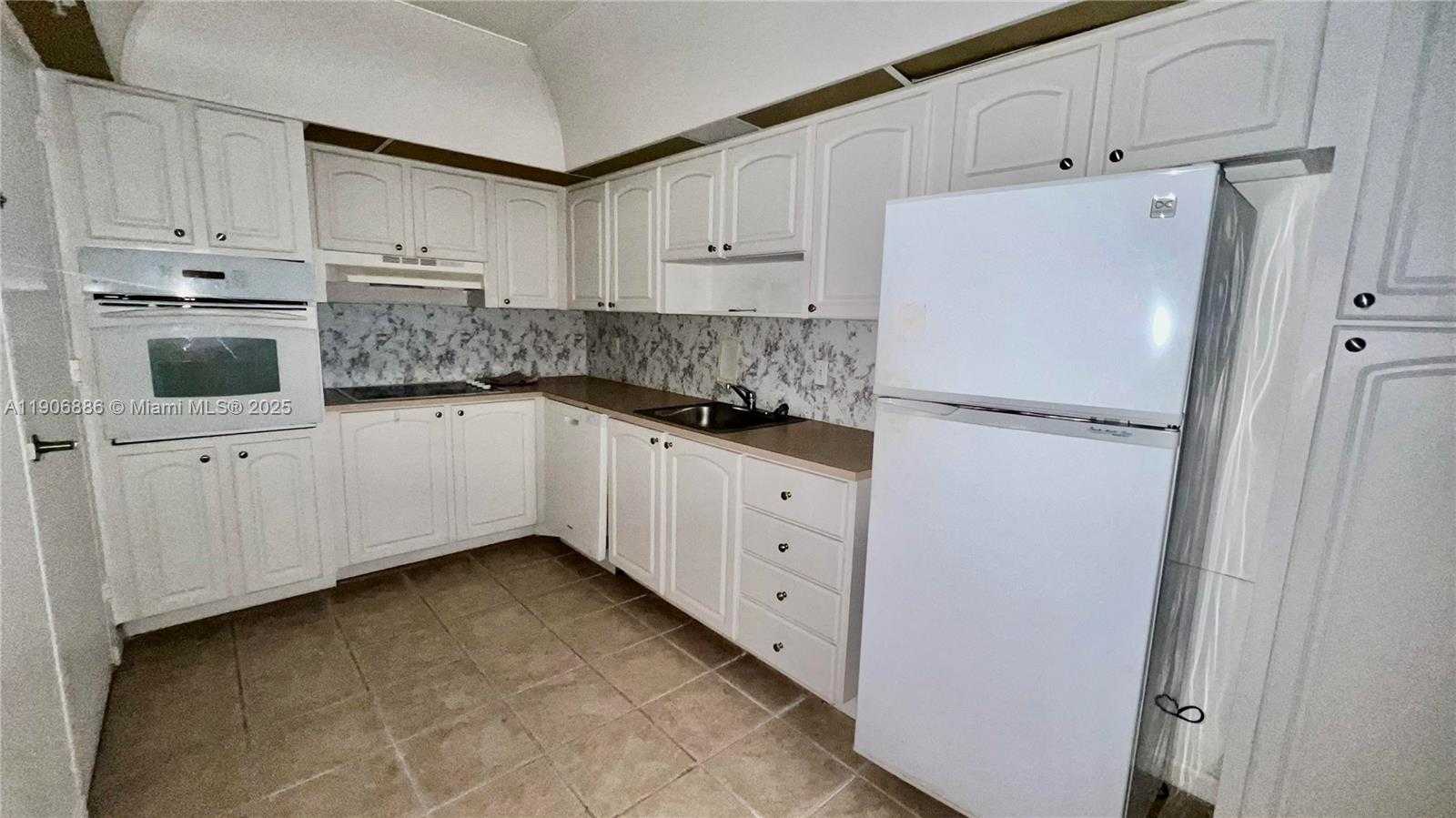 Small Image of 3901 SOUTH OCEAN DR #3C, Hollywood Number 8