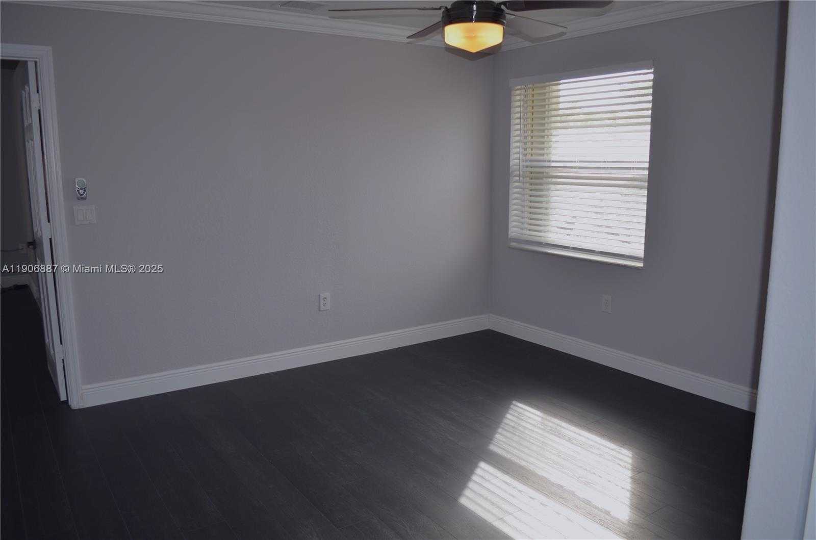 Small Image of Pembroke Pines Number 10