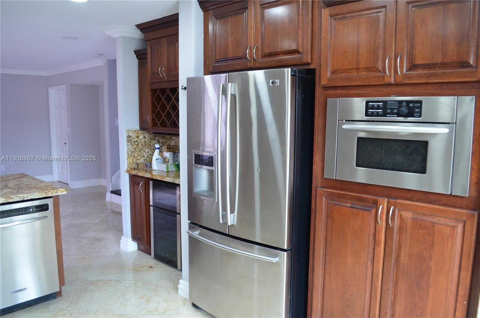 Small Image of Pembroke Pines Number 6