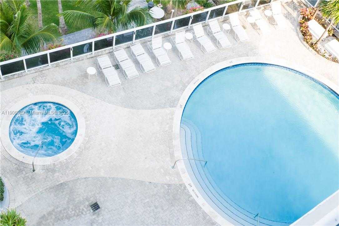 Small Image of 6301 COLLINS AVE #2401, Miami Beach Number 10