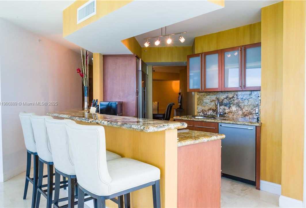 Small Image of 6301 COLLINS AVE #2401, Miami Beach Number 18