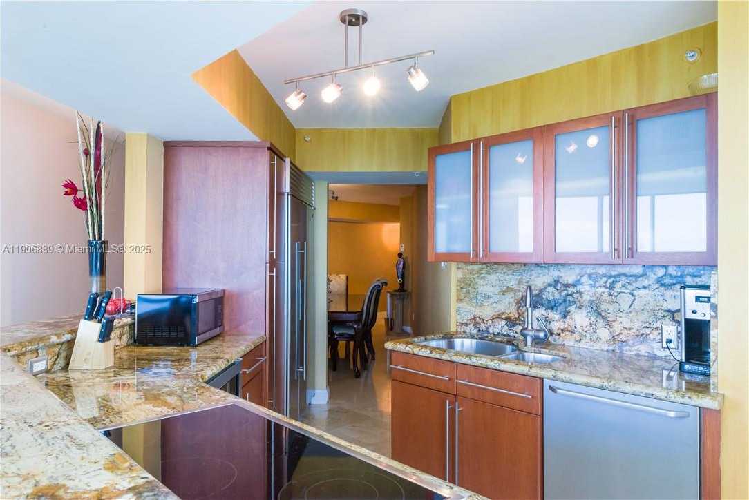 Small Image of 6301 COLLINS AVE #2401, Miami Beach Number 22