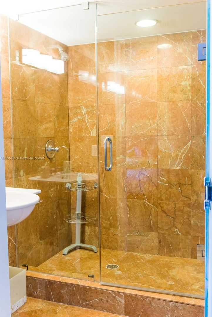 Small Image of 6301 COLLINS AVE #2401, Miami Beach Number 28