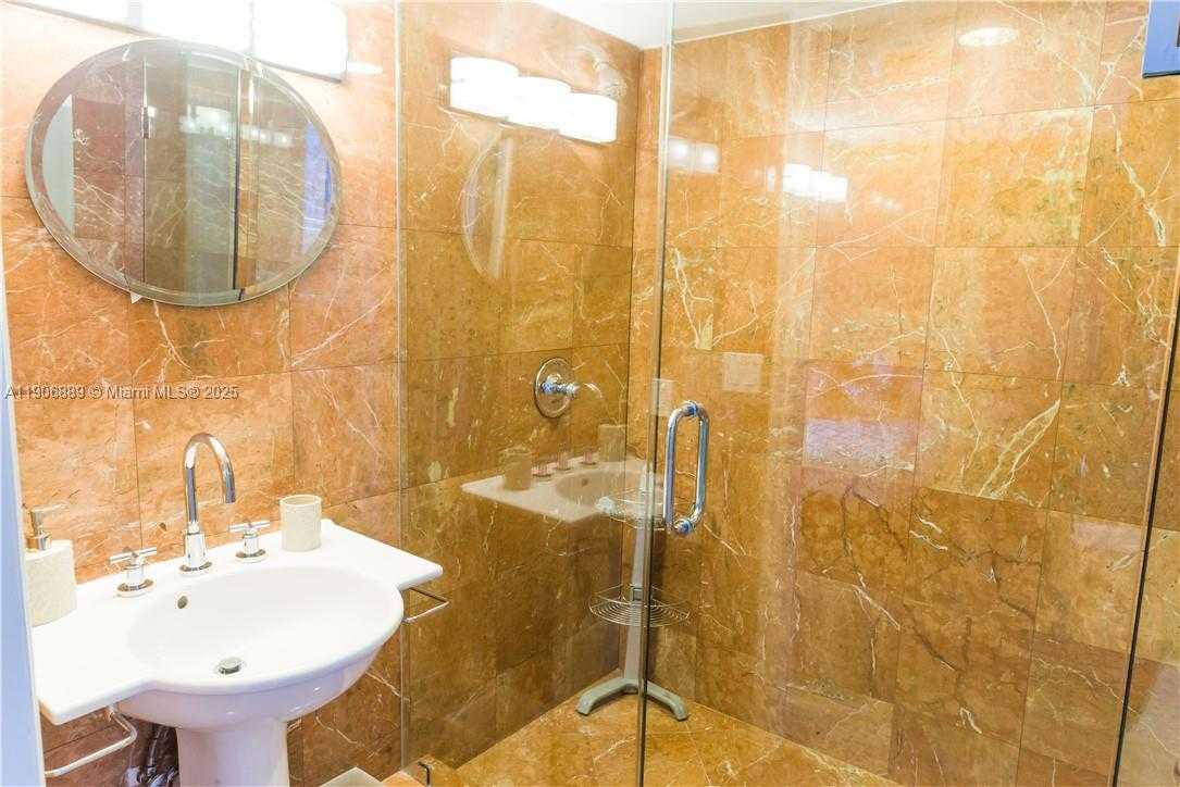 Small Image of 6301 COLLINS AVE #2401, Miami Beach Number 29