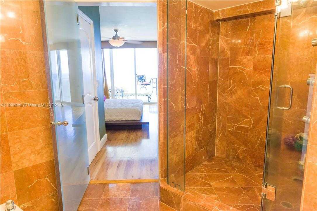 Small Image of 6301 COLLINS AVE #2401, Miami Beach Number 31