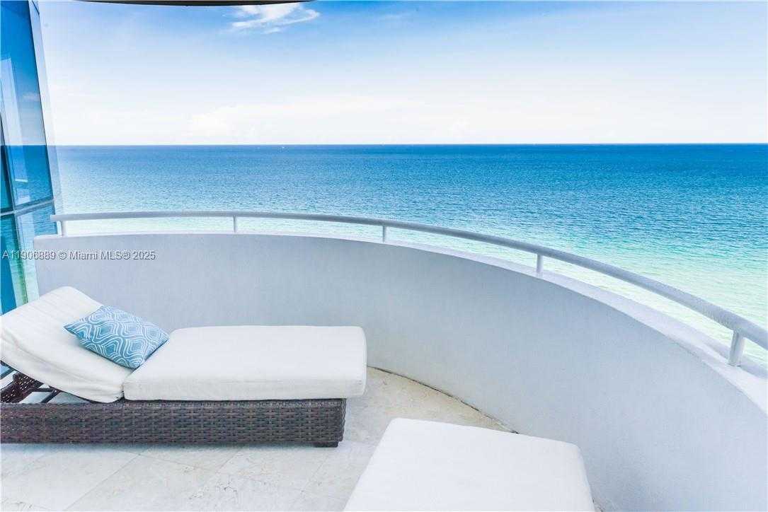 Small Image of 6301 COLLINS AVE #2401, Miami Beach Number 4
